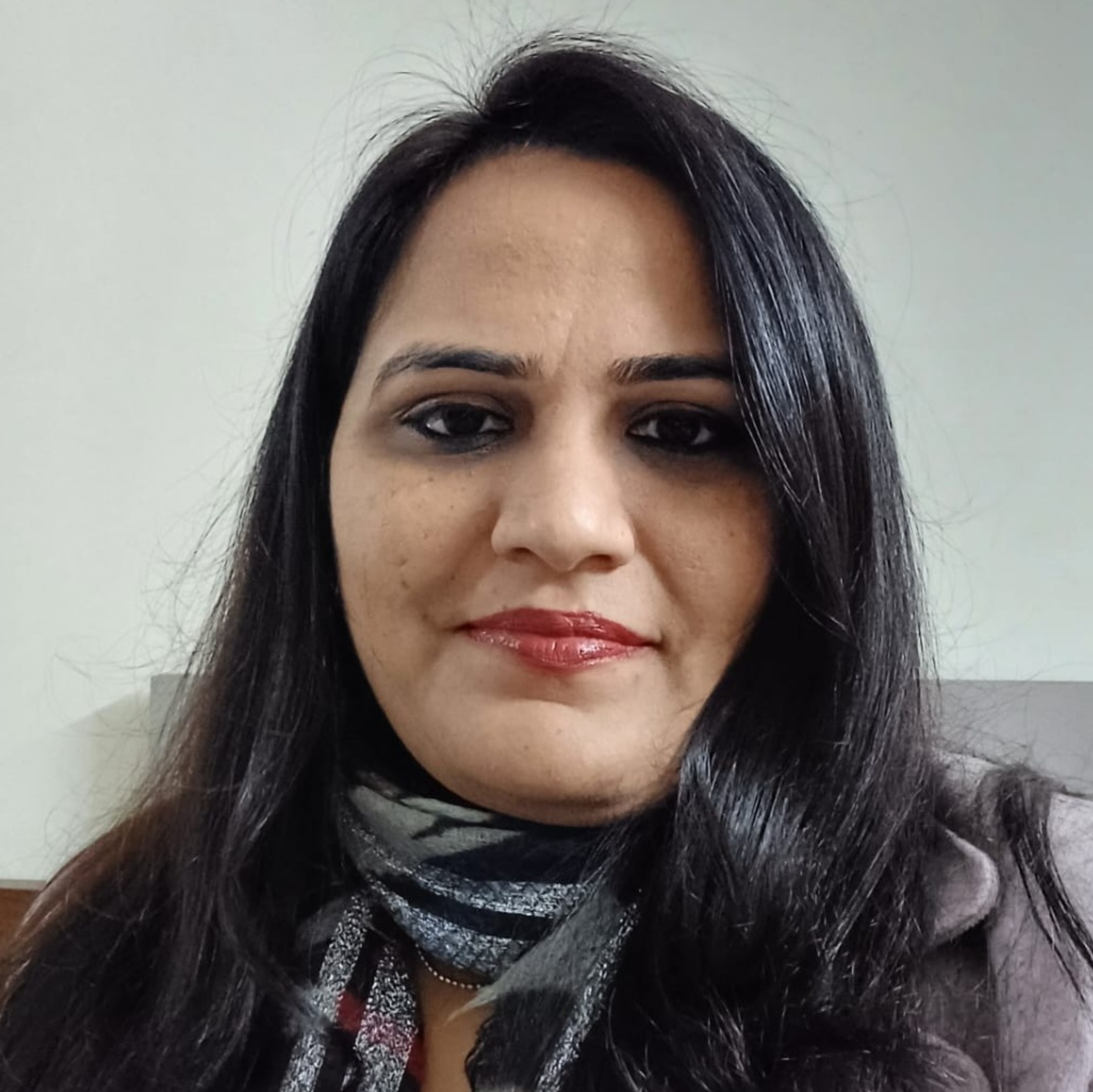 Puja  Luthra | PURAVEERAJ MUTUAL FUND DISTRIBUTORS PVT LTD  | Agra